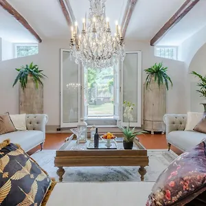 Elizabeth Villa